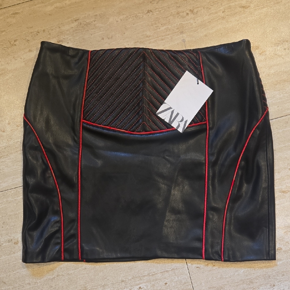 New Zara Black/Hot Pink Accent Piping/Trim Faux Leather Mini Skirt